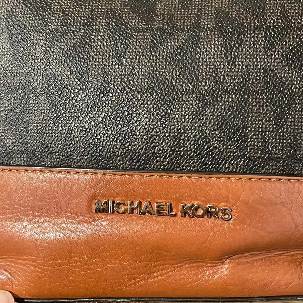 Michael Kors brown MK logo crossbody purse - Picture 5 of 9